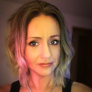 Meet your Posher, Candace